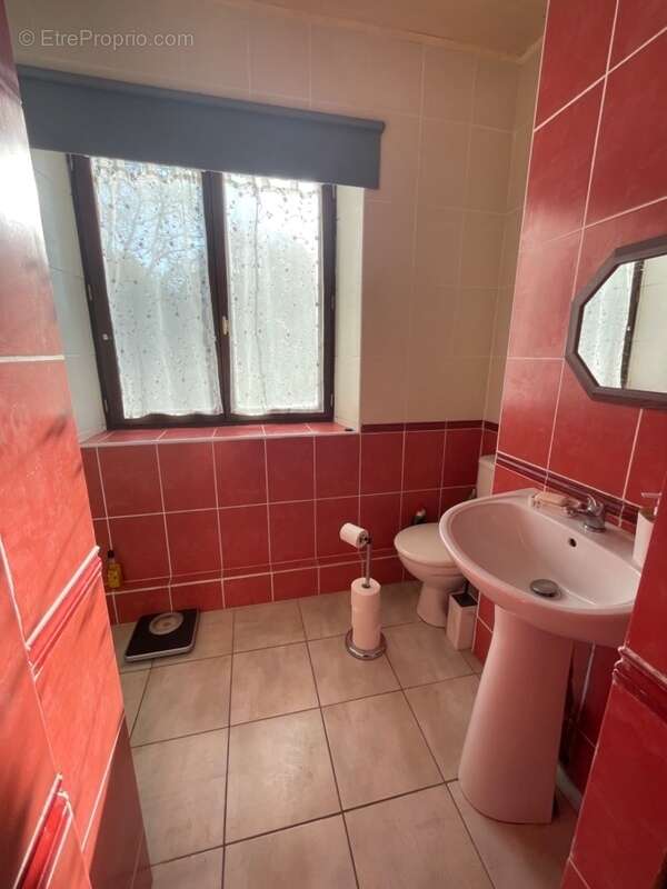 Maison à LA CELLE-DUNOISE