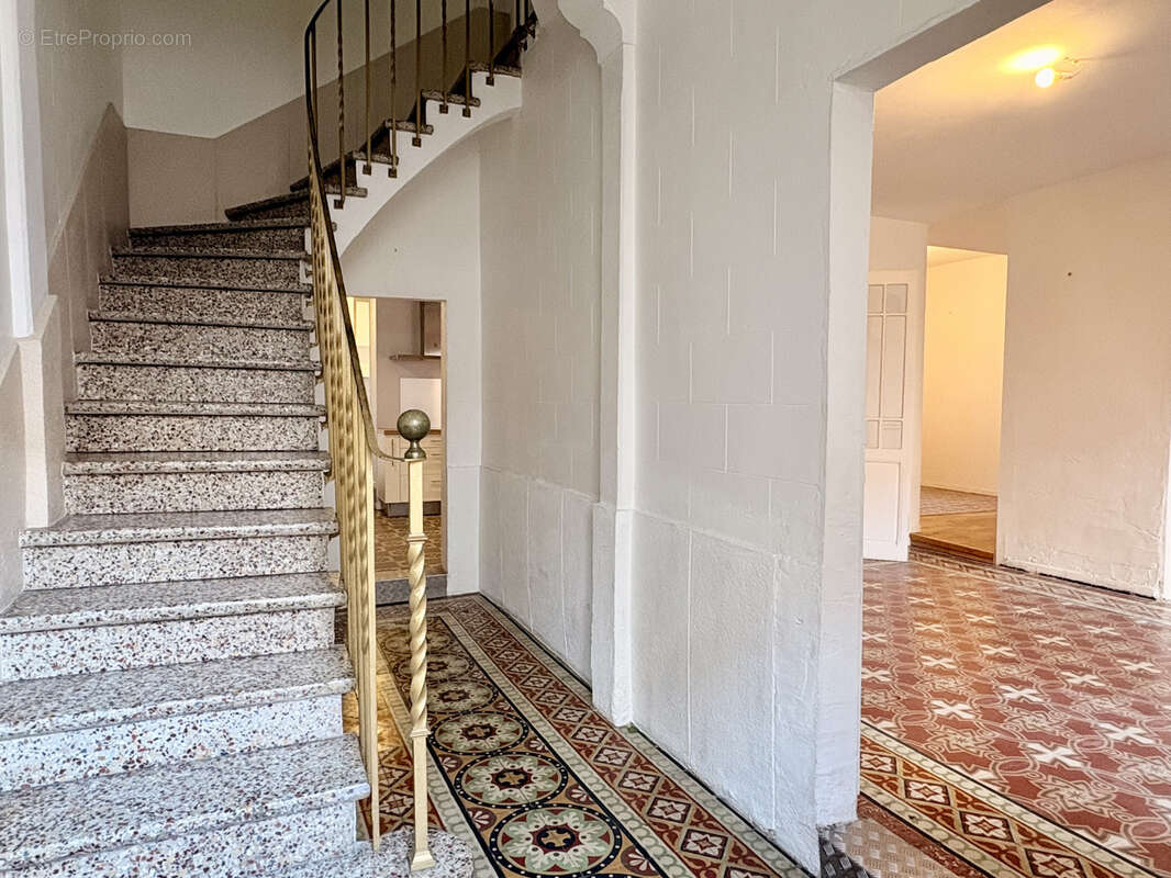 Villa authentique, rénovée, idéalement située à las cobas, avec 4 terrasses, 4 chambres et grand garage - photo 11