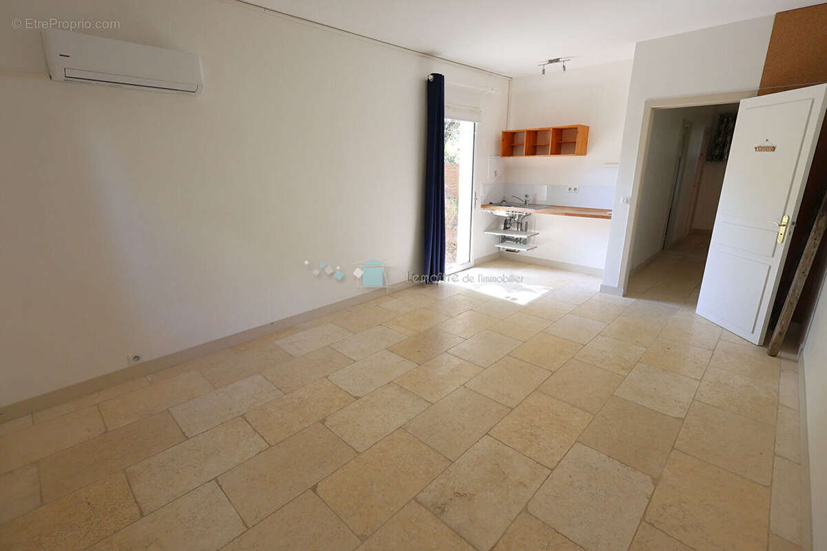 Maison à SAINT-CEZAIRE-SUR-SIAGNE