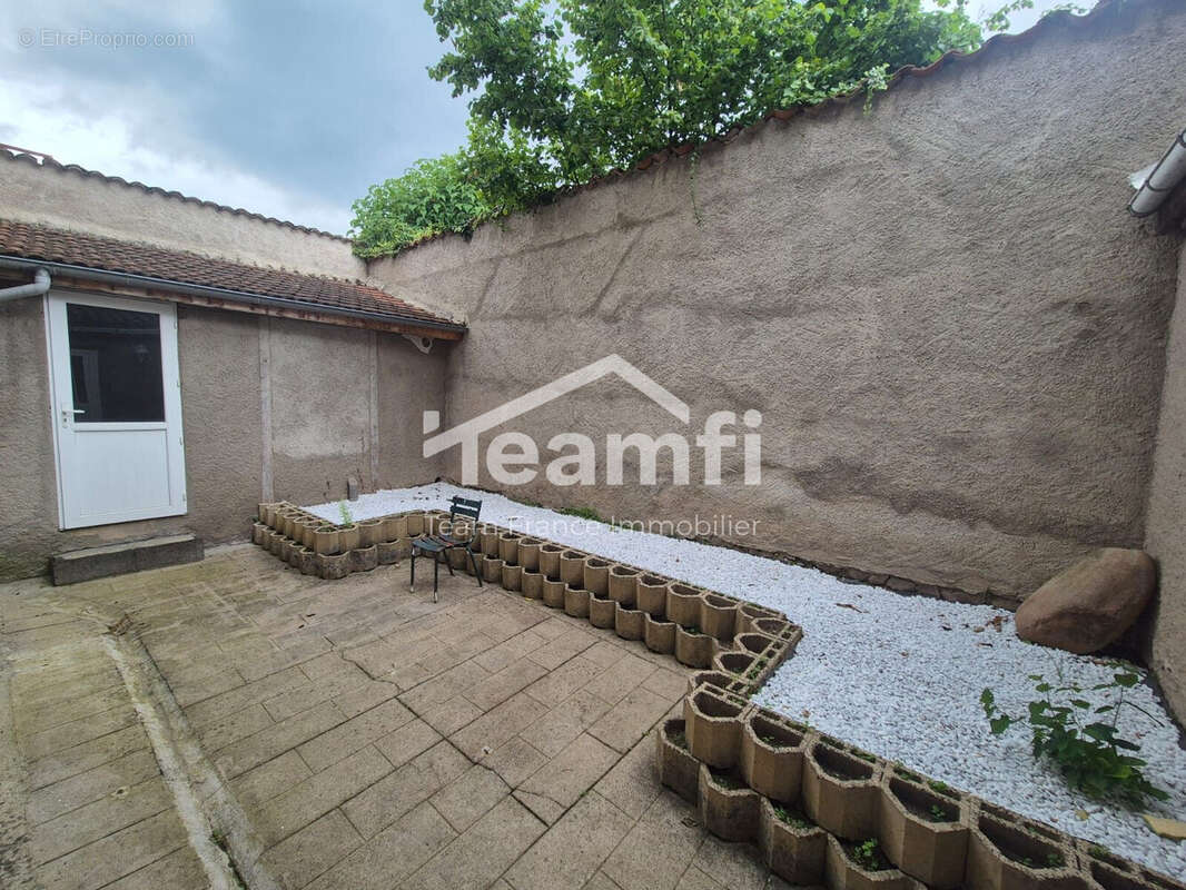 Appartement 200 m² à Courpiere  - photo 6