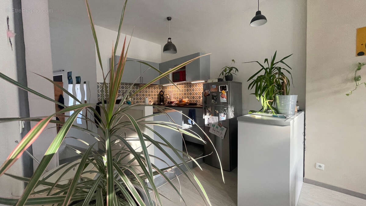 Appartement à MARSEILLE-5E