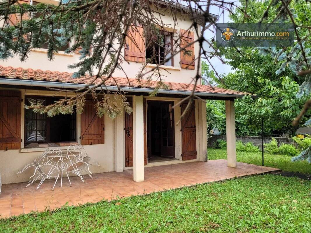 Maison à SAINTE-COLOMBE-SUR-L&#039;HERS