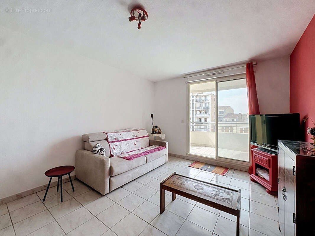 A vendre un appartement 2 pièces 38 m2 avec deux terrasses/ vue bonne mère et stationnement secteur Conception/Lodi 13005 MARSEI - photo 4