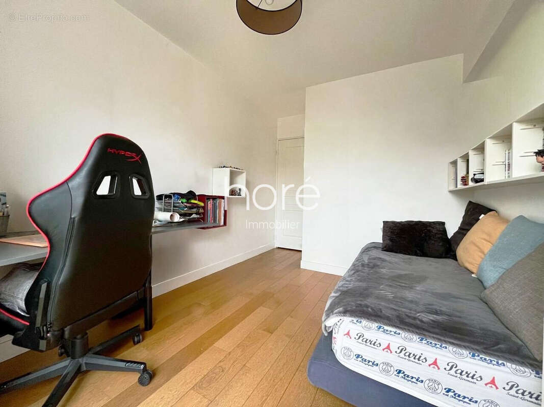 Appartement à LA GARENNE-COLOMBES