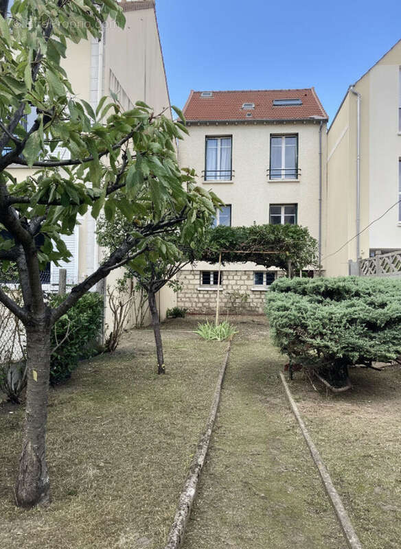 Appartement à NANTERRE