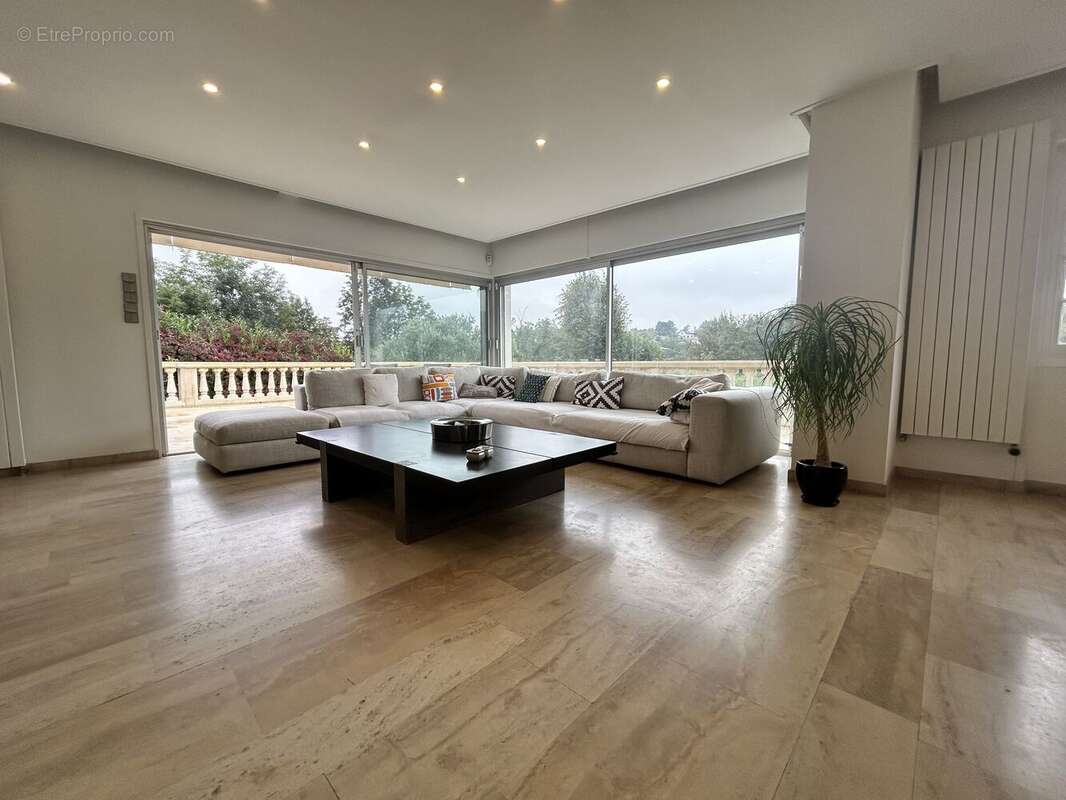 Maison à SAINT-CYR-AU-MONT-D'OR