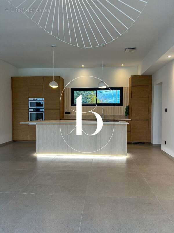 Maison à BAGNOLS-SUR-CEZE