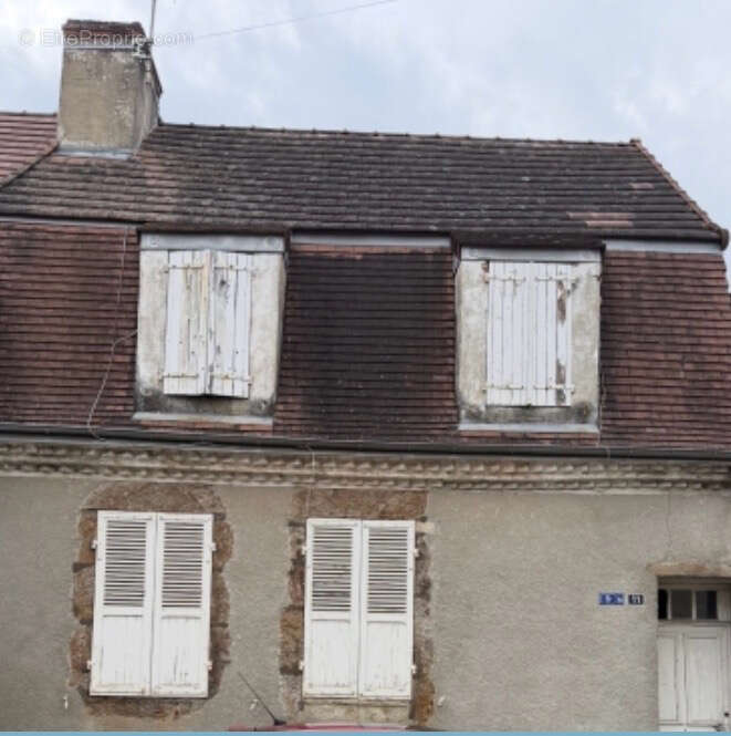 Maison de ville à rénover - photo 2