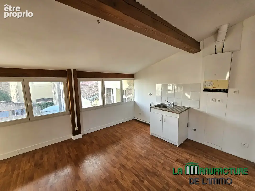Appartement de caractère de type T3 de 56,83 m2 Carrez et 78,88 m2 au sol - Prox. Châteaucreux - photo 3