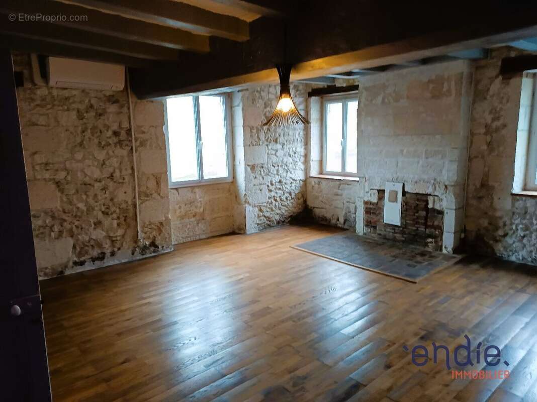 Maison à VARENNES
