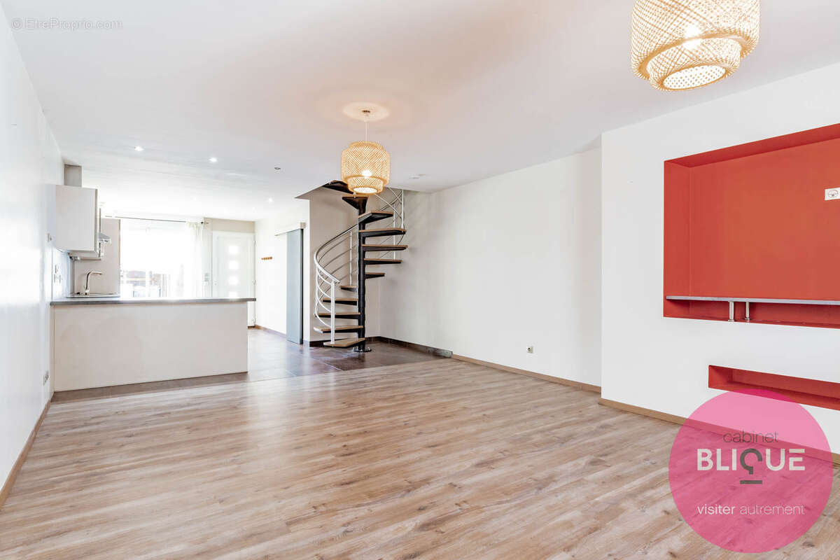 Maison à JARVILLE-LA-MALGRANGE