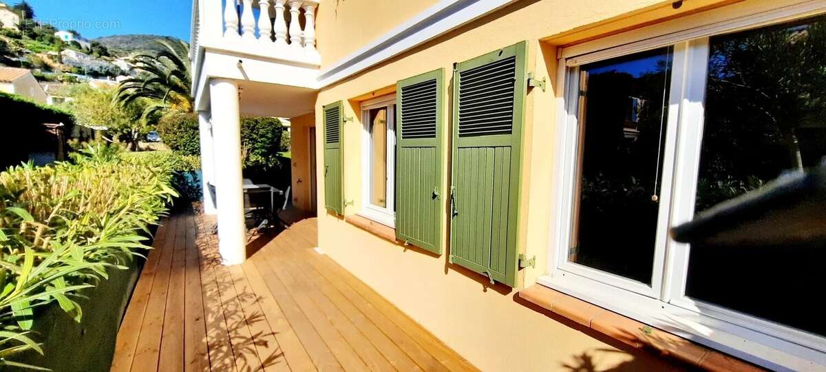 Appartement à MANDELIEU-LA-NAPOULE