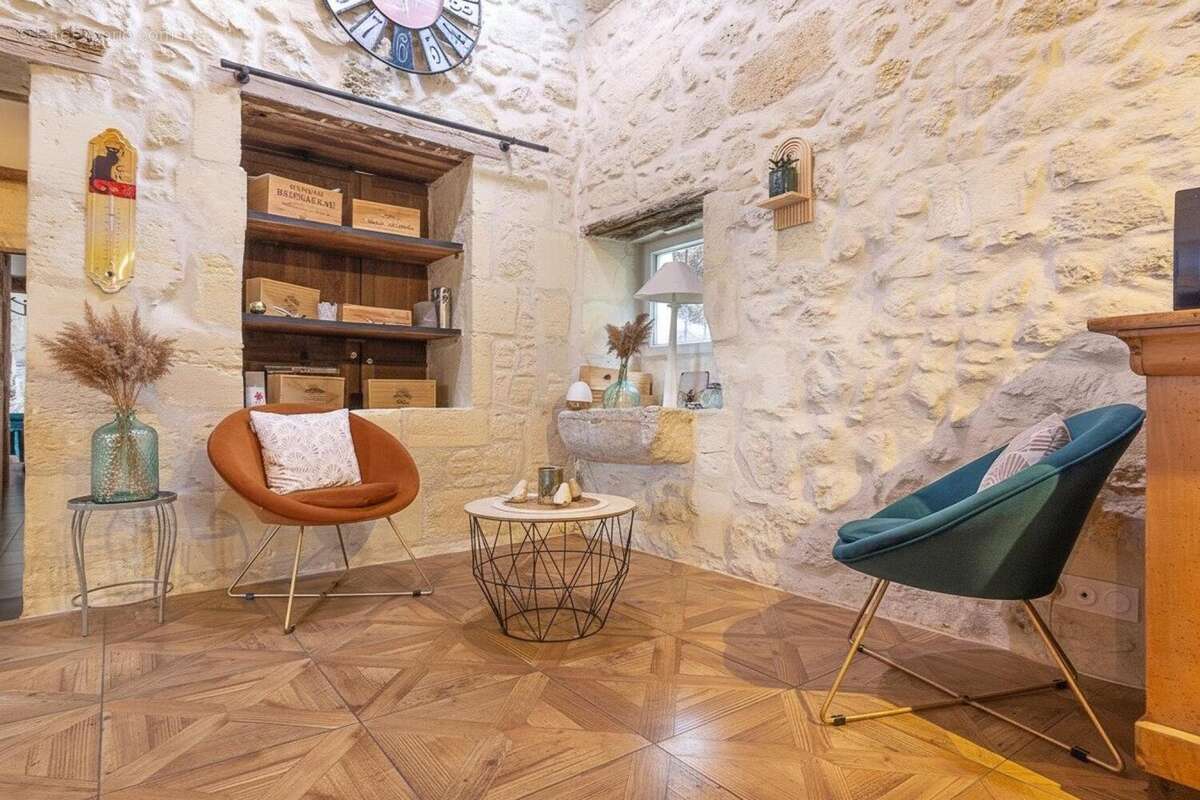 Maison 217 m² à Saint-Andre-De-Cubzac  - photo 9