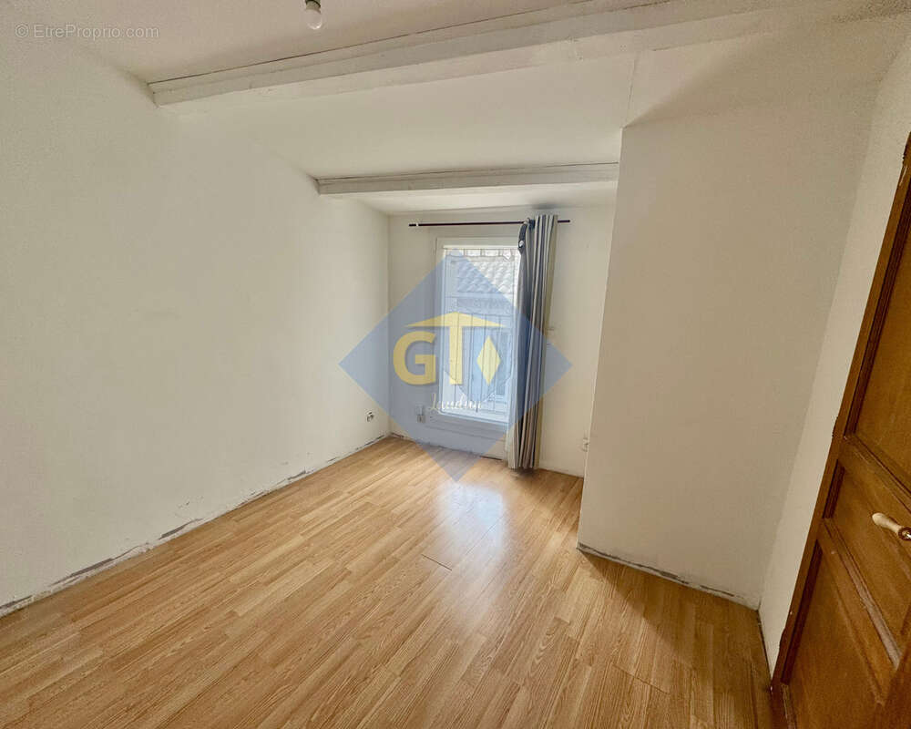 Maison à LAUDUN-L'ARDOISE