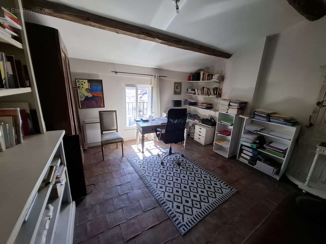 Maison à FONTVIEILLE