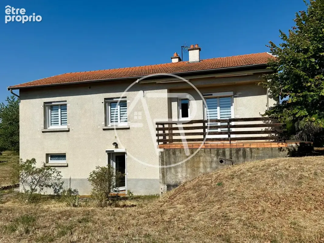 RARE MAISON F4 avec grand garage, grange et 7386 m2 de terrain - photo 2