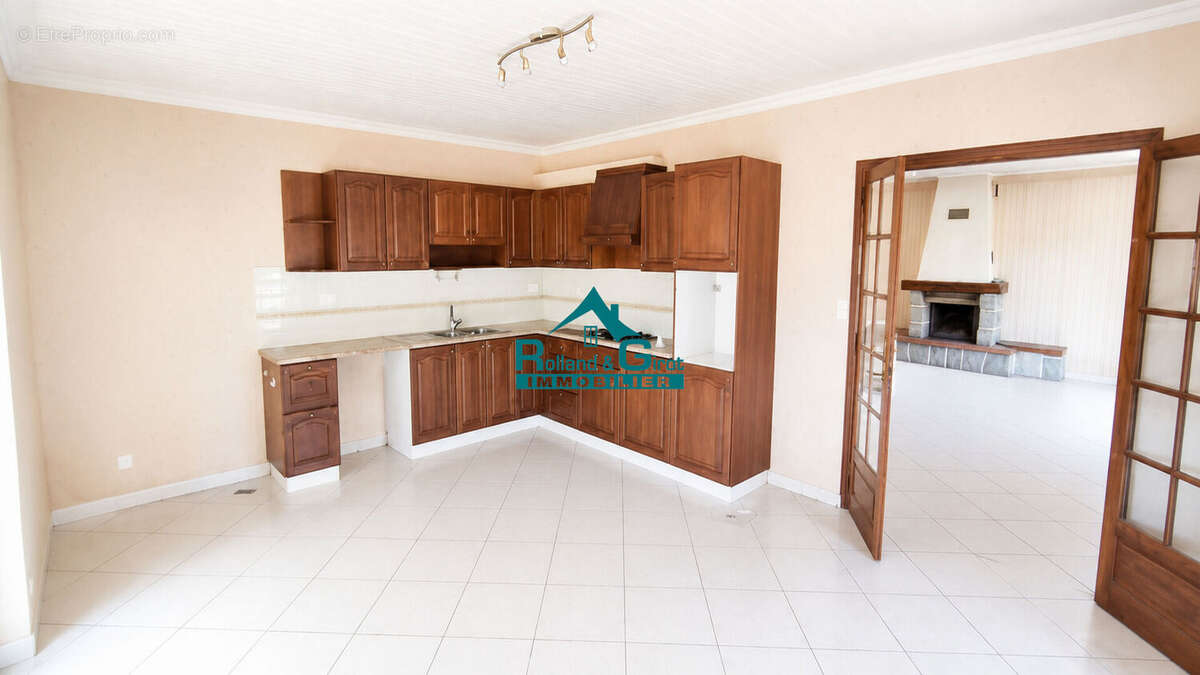 Maison Ercé-prés-Liffré + 2 Logements en location. - photo 4
