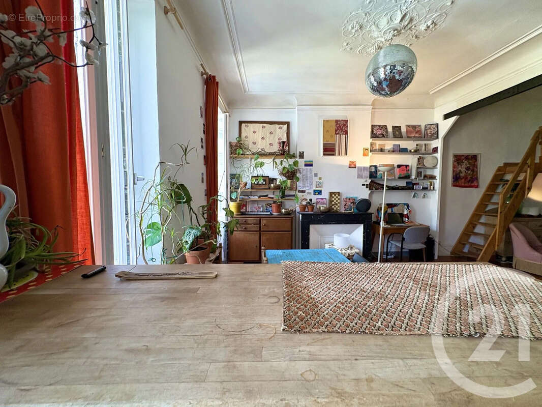Appartement à MARSEILLE-1E