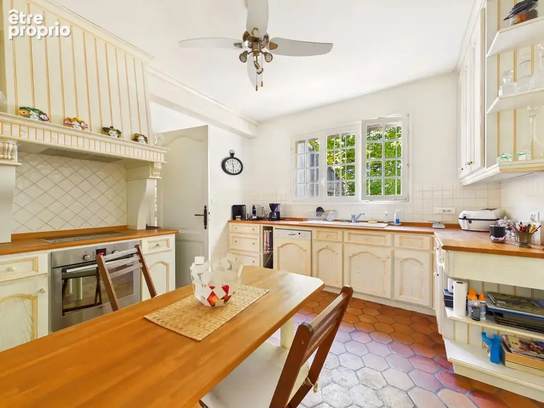 Spacieuse maison de village avec piscine et jardin intérieur - photo 9