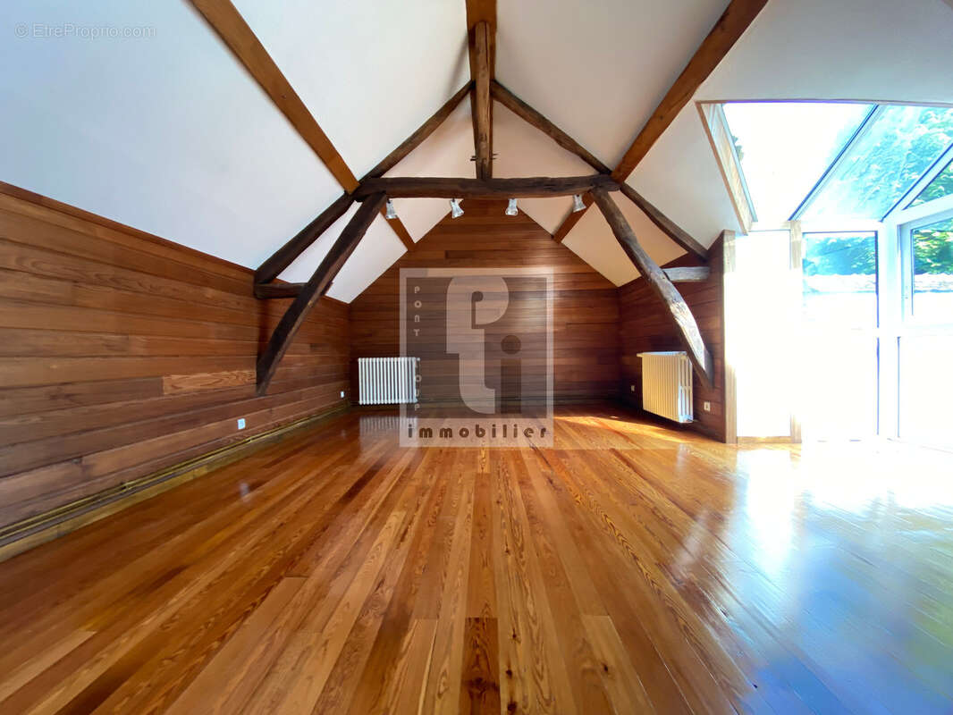 Maison à GREZ-SUR-LOING