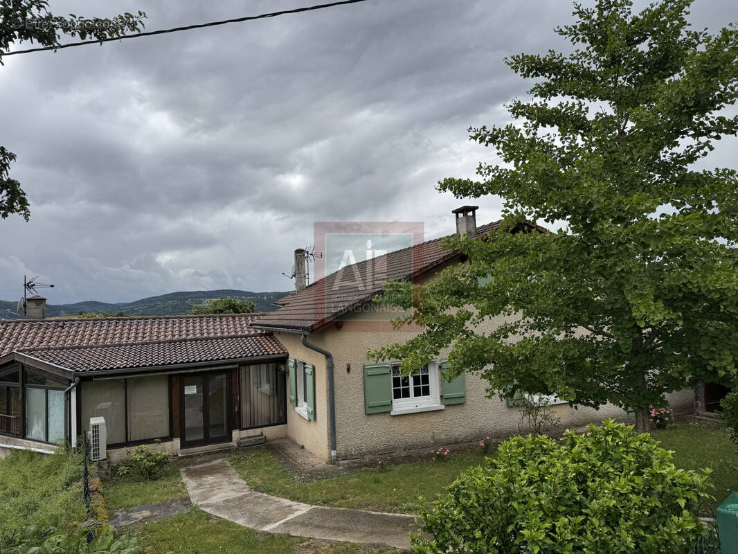 Maison à SAINT-BERAIN