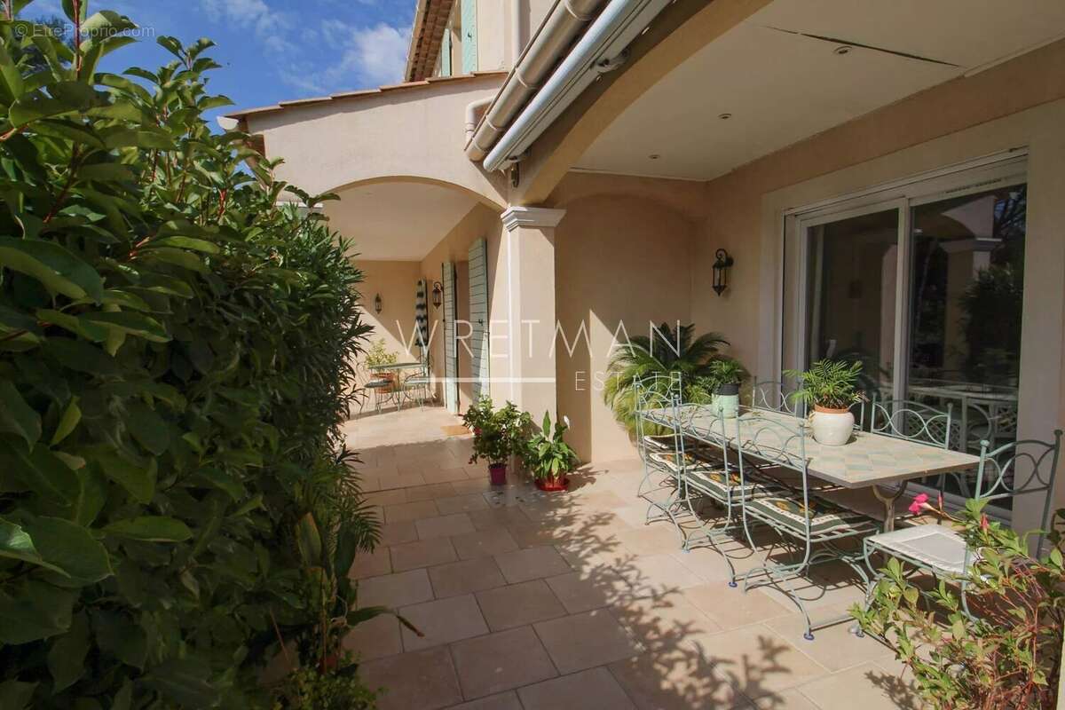 Maison à FAYENCE