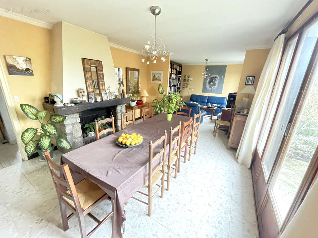 Maison à BARJOUVILLE