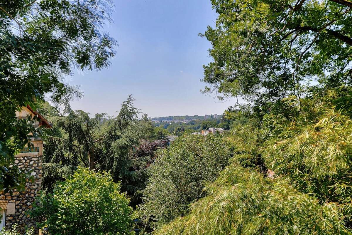 Maison à LE PLESSIS-ROBINSON