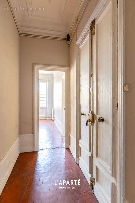 Appartement à MARSEILLE-6E