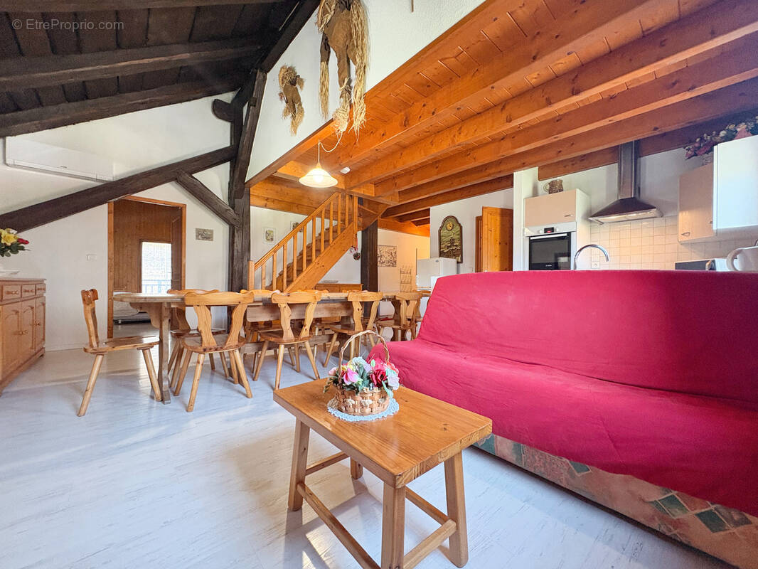 Appartement à MORILLON