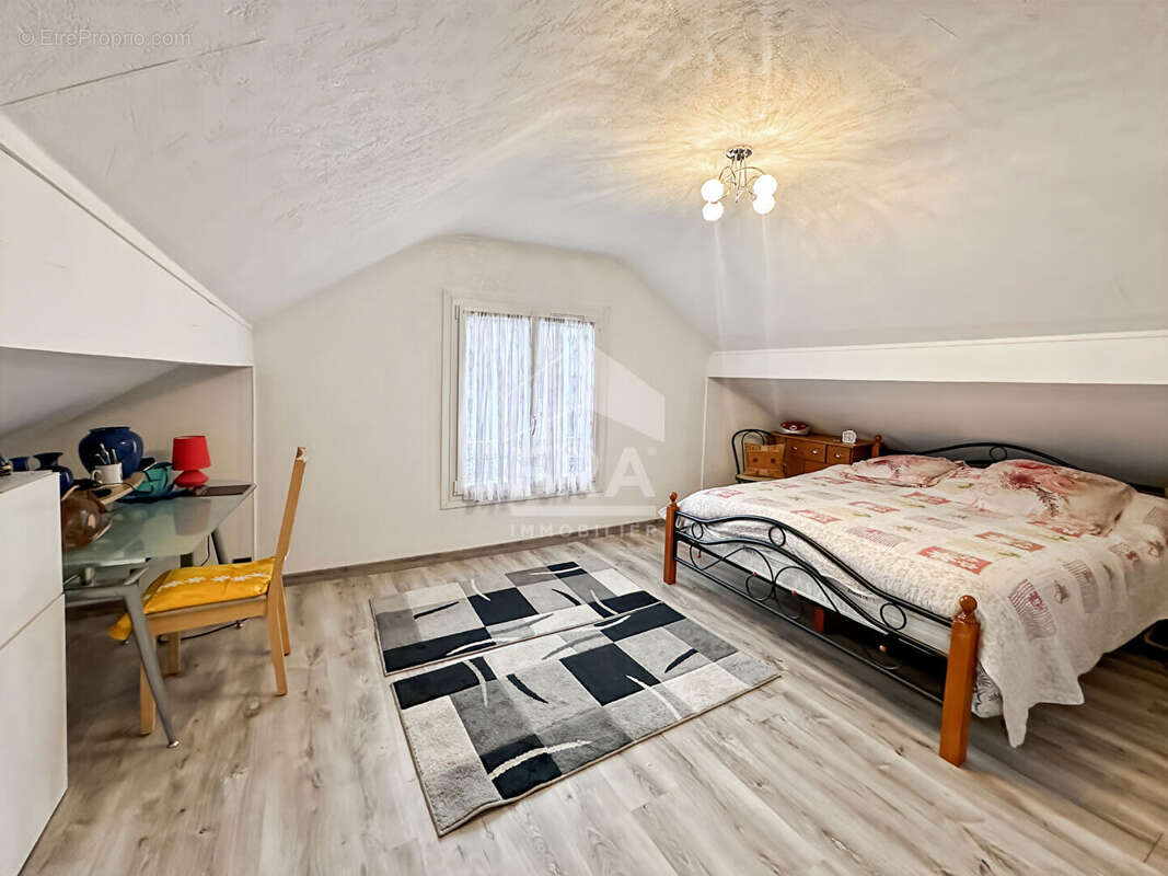 Maison à SAINT-FARGEAU-PONTHIERRY