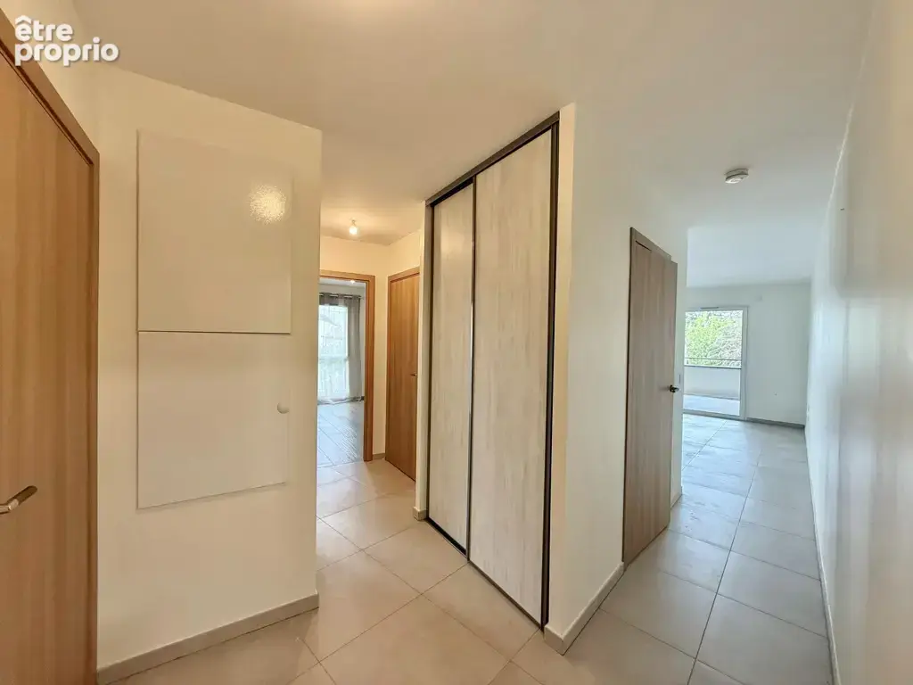 Appartement T3 récent avec deux balcons, garage et ascenseur - photo 14