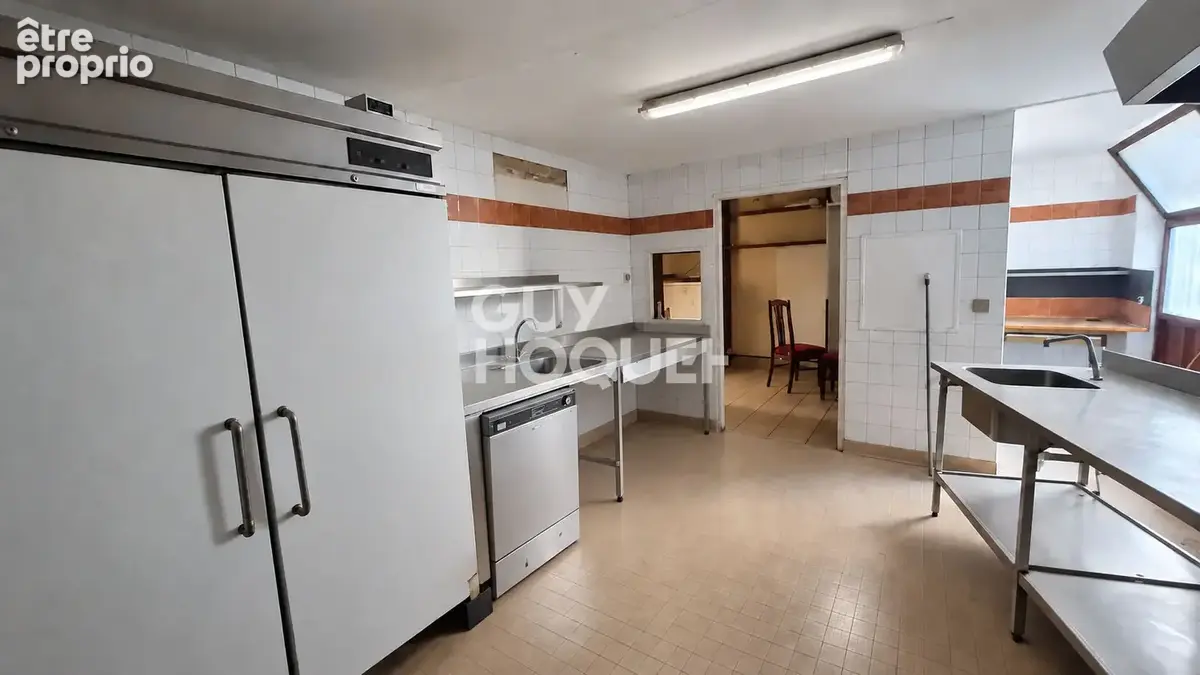 Photo Commerce à Sete au prix de 214 000€