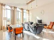 Appartement à BAGNOLS-SUR-CEZE