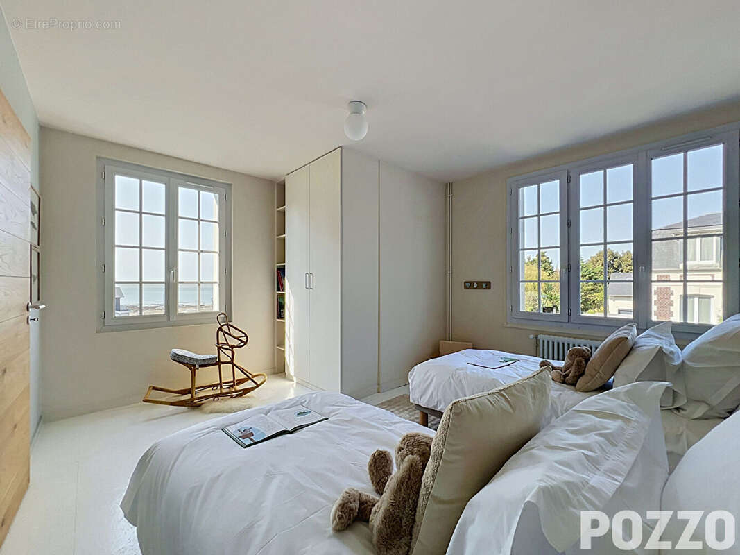 VILLERVILLE - Élégante villa de caractère avec vue mer, entièrement rénovée - photo 15