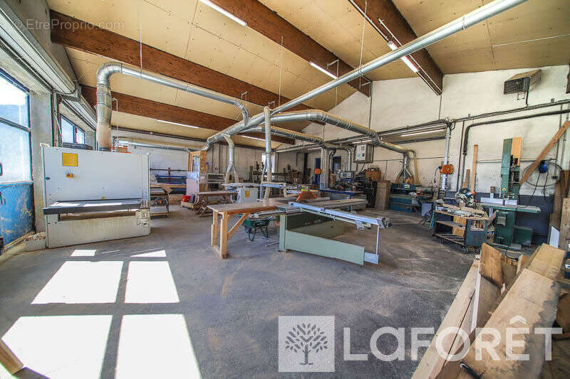 Commerce à EYGLIERS