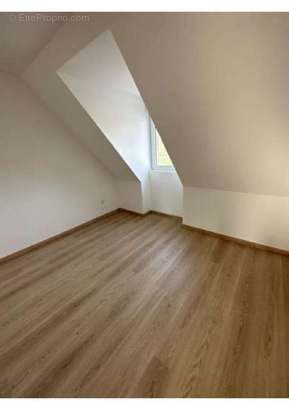 Maison à NEUVILLE-EN-FERRAIN