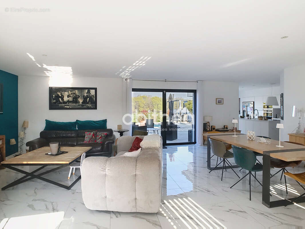 Maison à VOEUIL-ET-GIGET