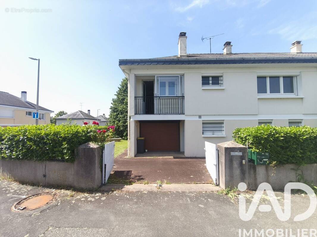 Photo 1 - Maison à LAVAL