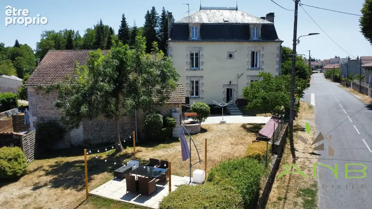 Maison 220 m² à Piegut-Pluviers  - photo 4
