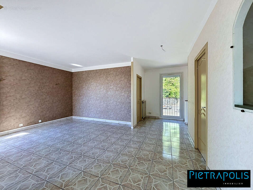 Appartement à RILLIEUX-LA-PAPE