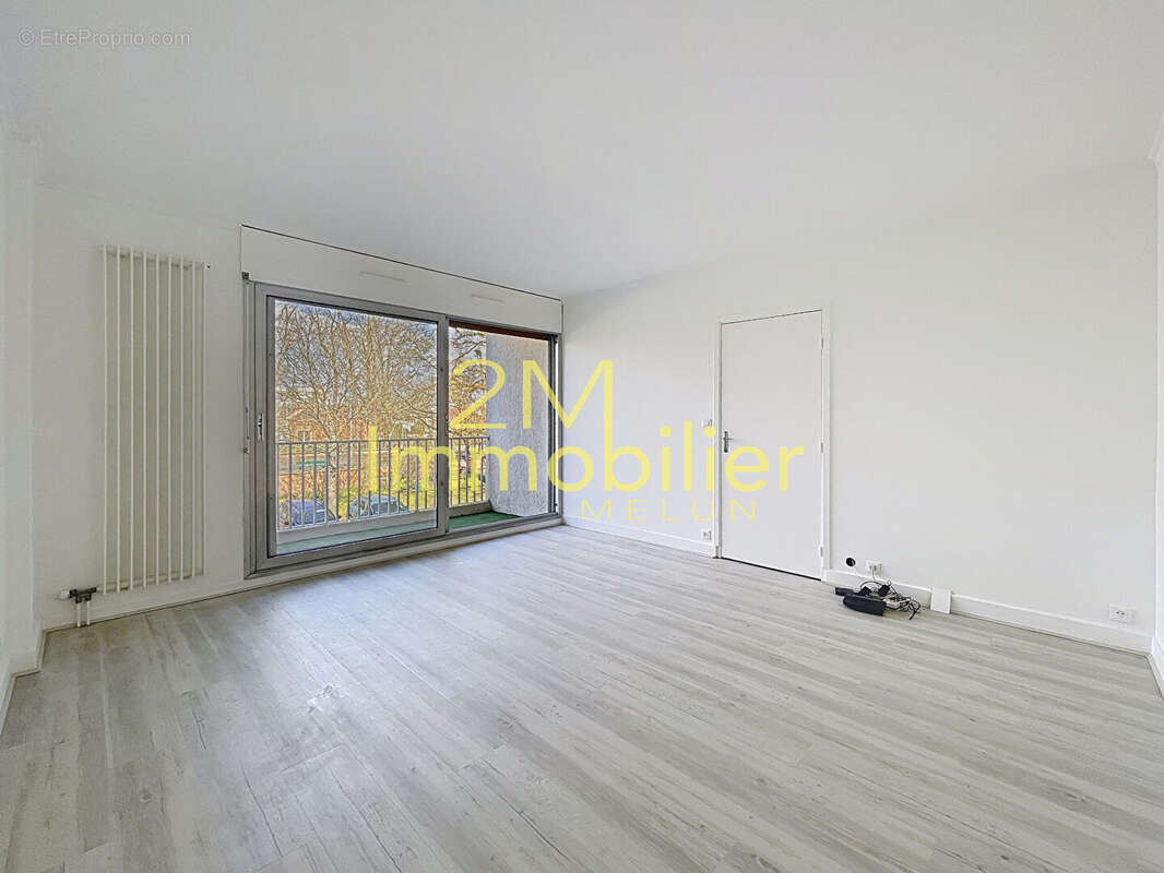 Appartement à VAUX-LE-PENIL