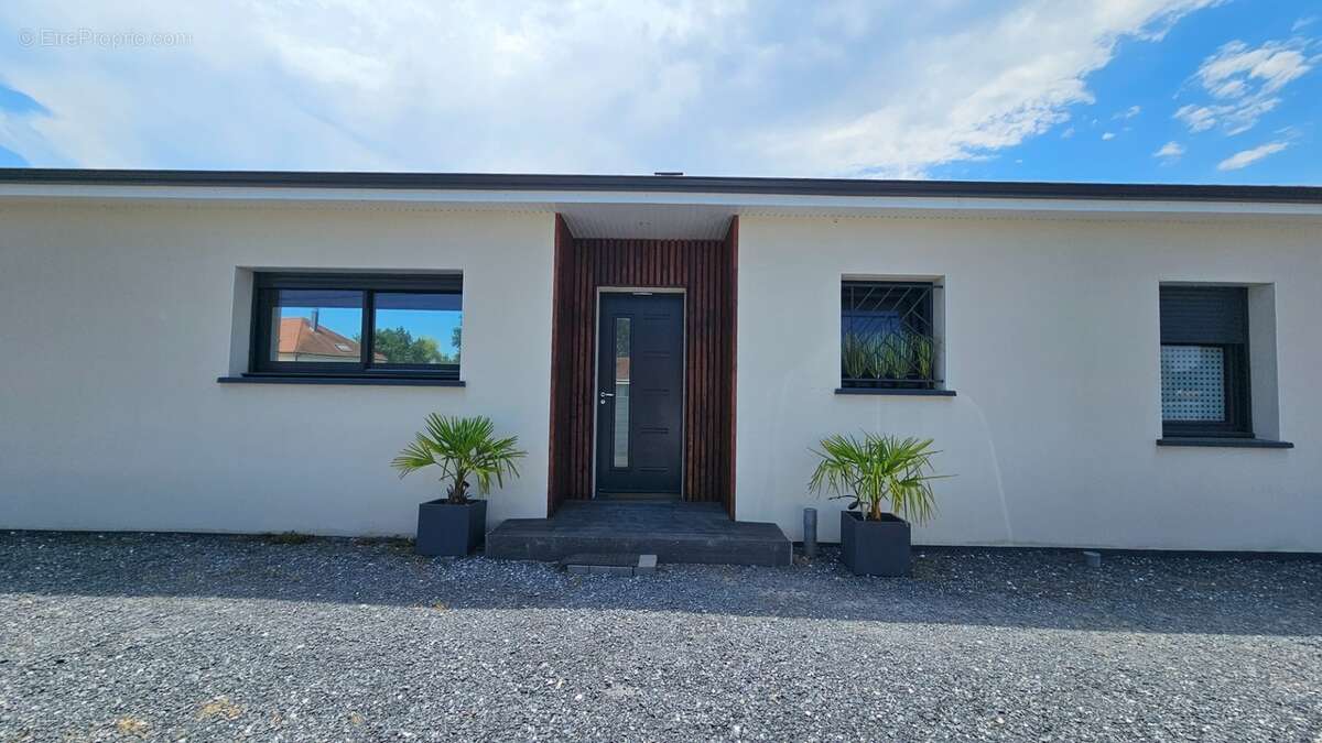 Maison à vendre 6 pièces avec jardin , garage et piscine OURSBELILLE (65) - photo 7