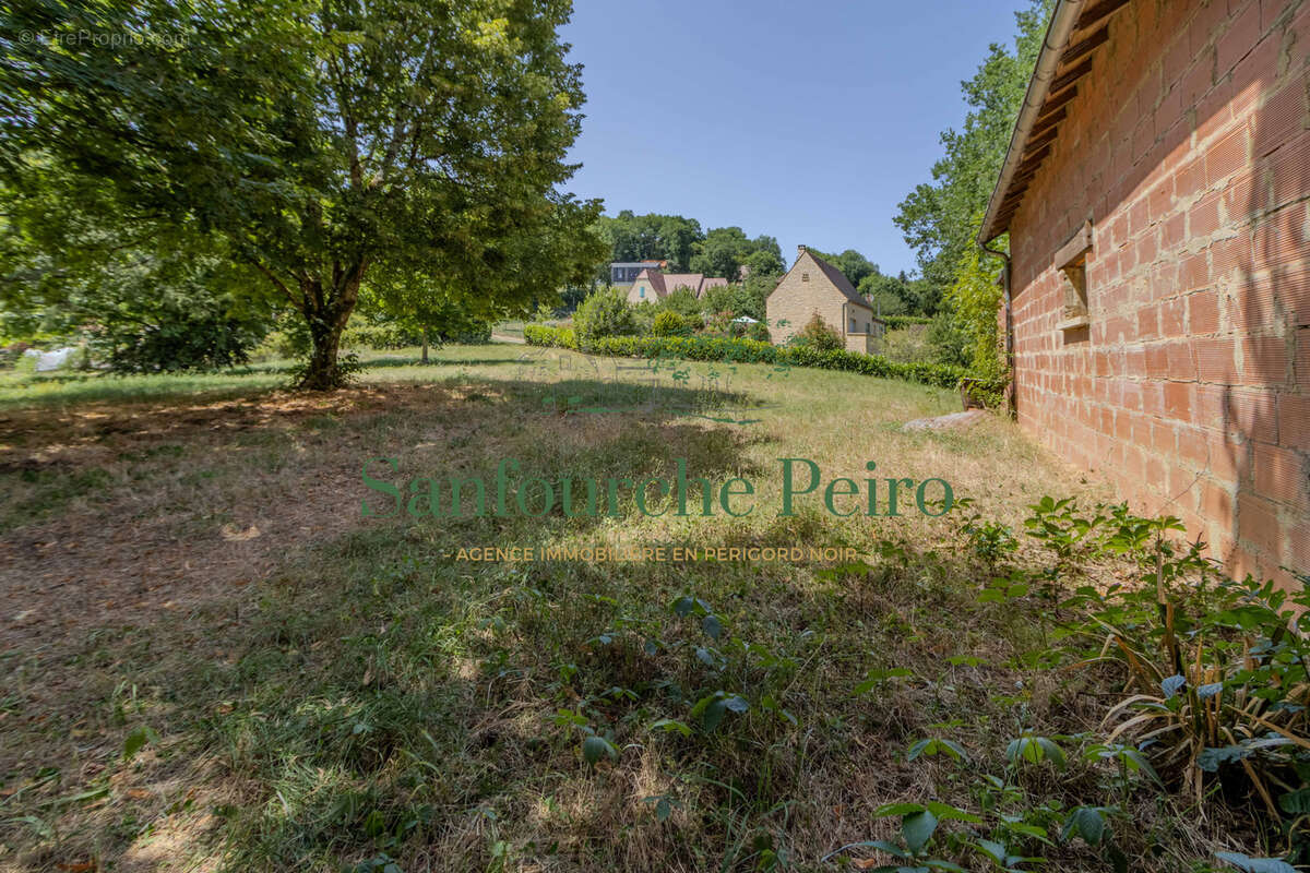 A 10 km au sud-ouest de Sarlat, vallée de la Dordogne - photo 19
