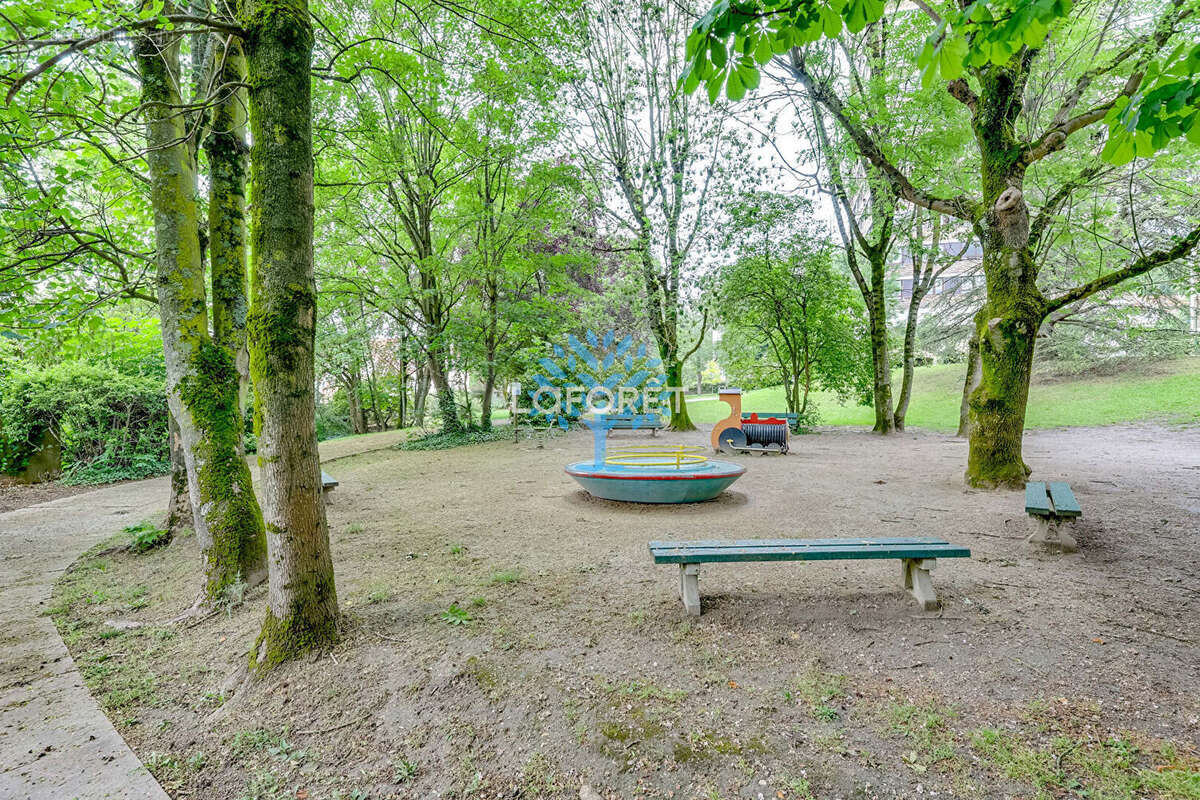 Appartement à FONTENAY-SOUS-BOIS