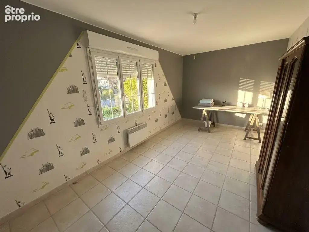 Pavillon individuel de plain-pied développant 144m2 et bâti sur 778m2 de terrain ! - photo 10