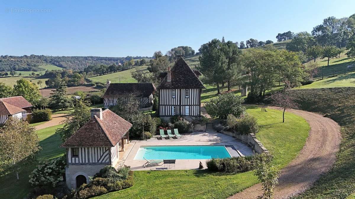 Maison à SAINT-PIERRE-SUR-DIVES