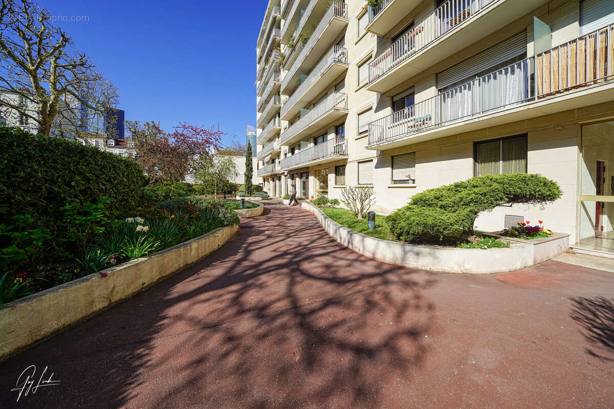 Appartement à COURBEVOIE