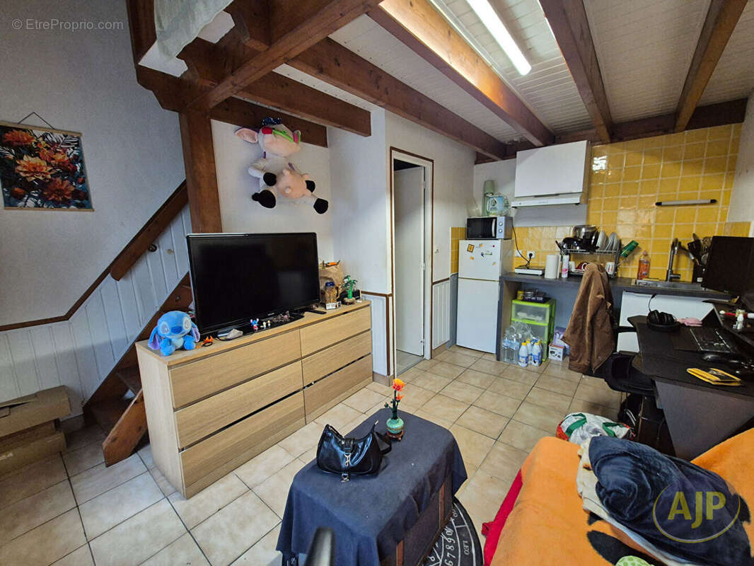 CHALLANS 2 locatifs avec cour en hyper centre ville - photo 10
