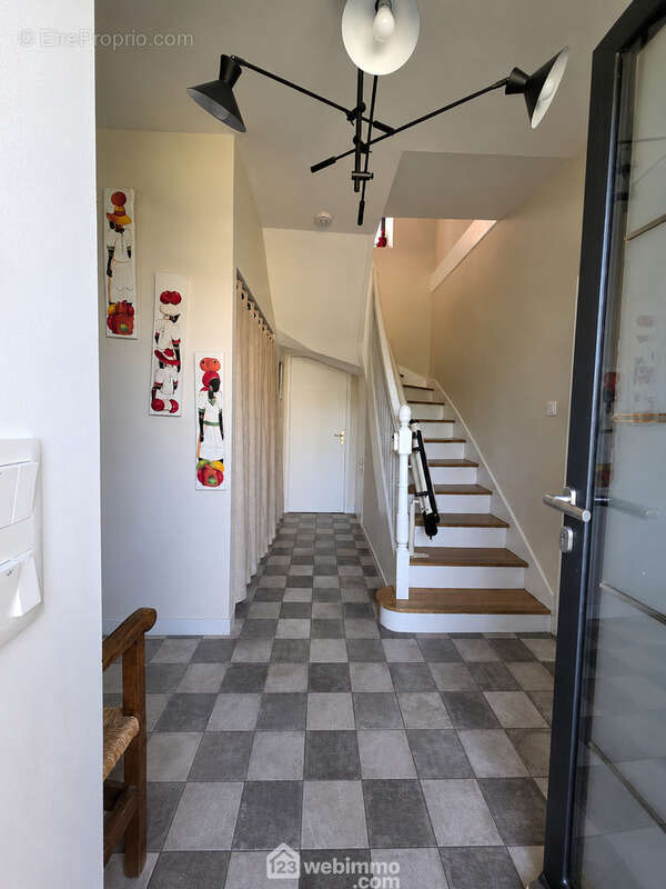 Maison 180 m² à Graces  - photo 3